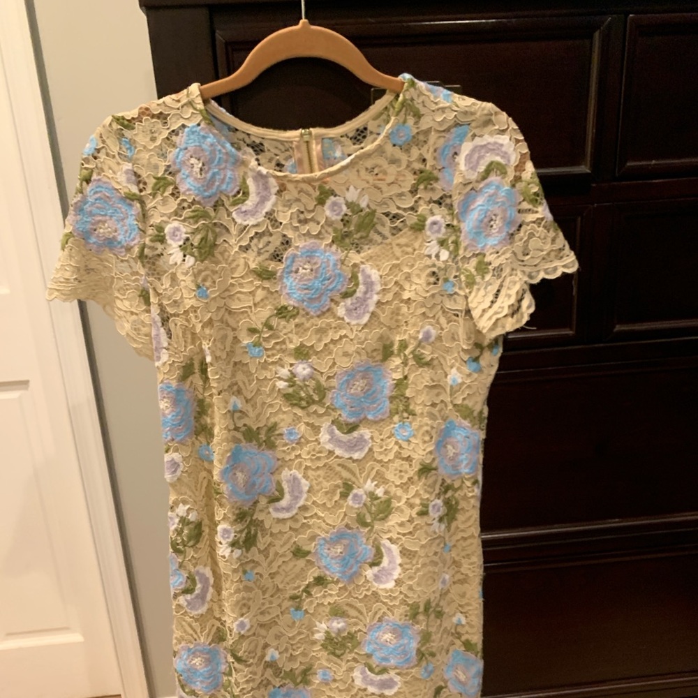 Beautiful floral dress size 10